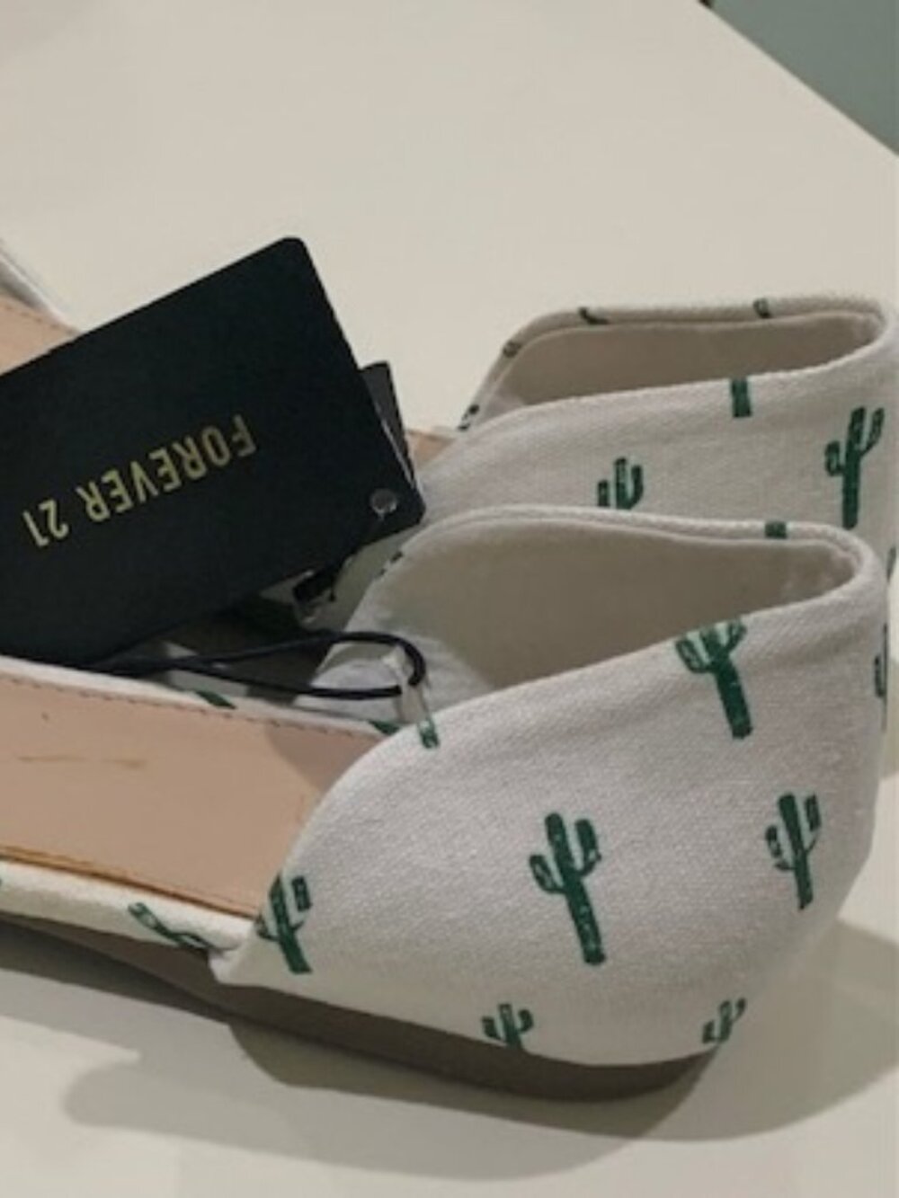 NWT New FOREVER 21 Women's Cactus Print Pointed Toe Sandals Flats Sz 7.5 Shoes - Picture 5 of 6